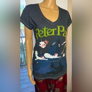 Disney Peter Pan Wendy Tinkerbell Woman’s V-Neck Graphic t-shirt. Sz.L Charcoal